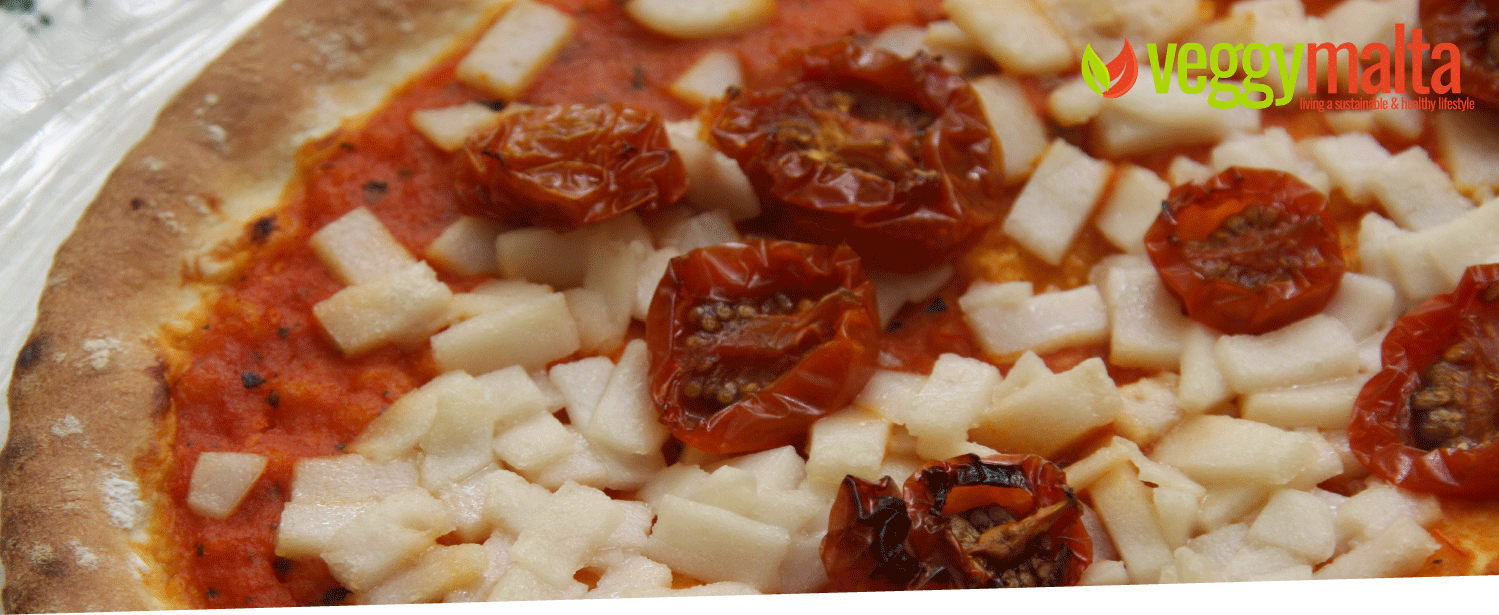 valsoia-pizza-margherita-vegan-cherry-tomatoes