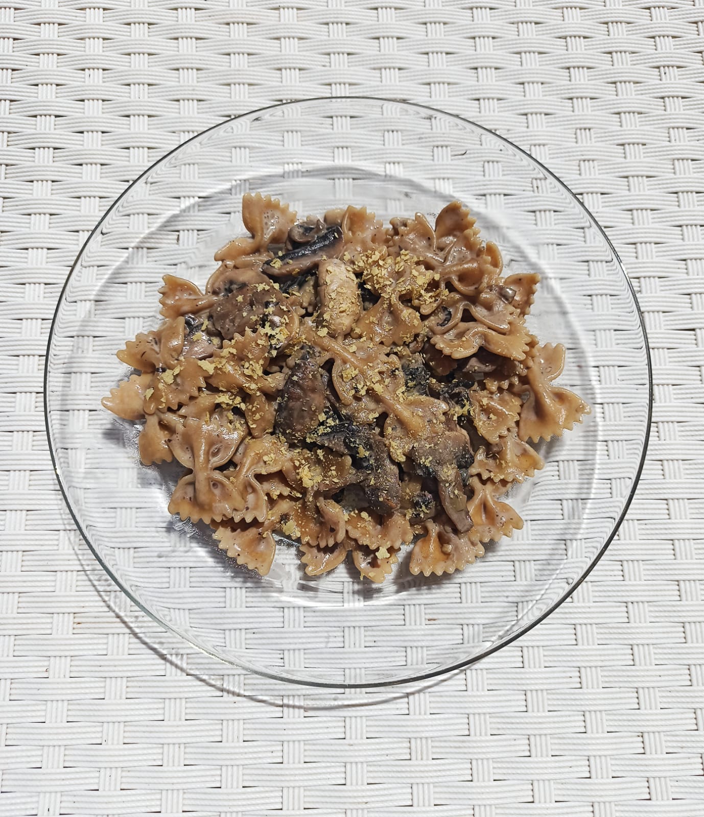 Vegan mushroom stroganoff with wholewheat pasta