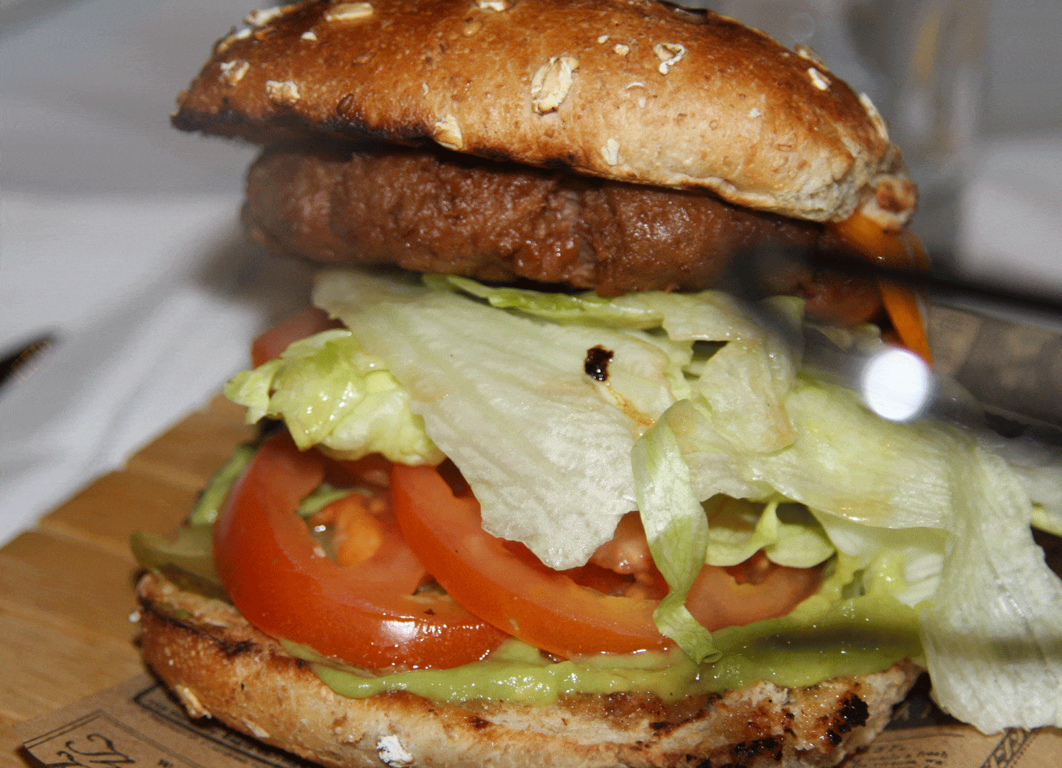 beyond-burger-le-bistro-radisson-with-tomatoes-main
