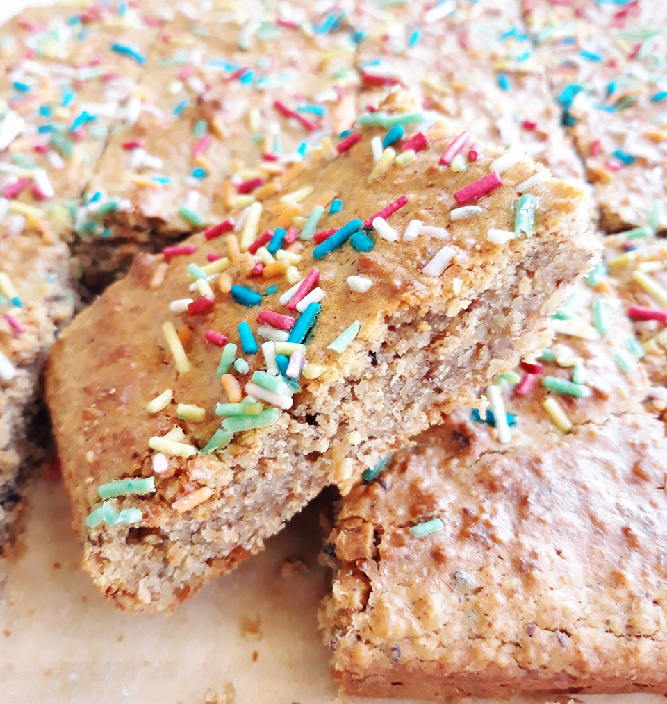 vegan-birthday-blondies