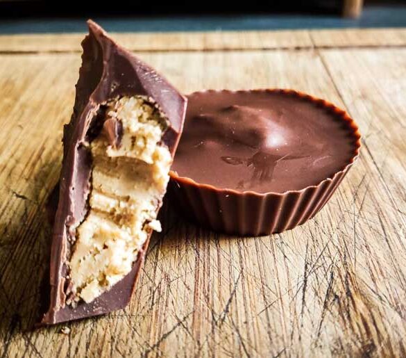 peanut-butter-cups-vegan-recipe-ramona-debono-deliscious