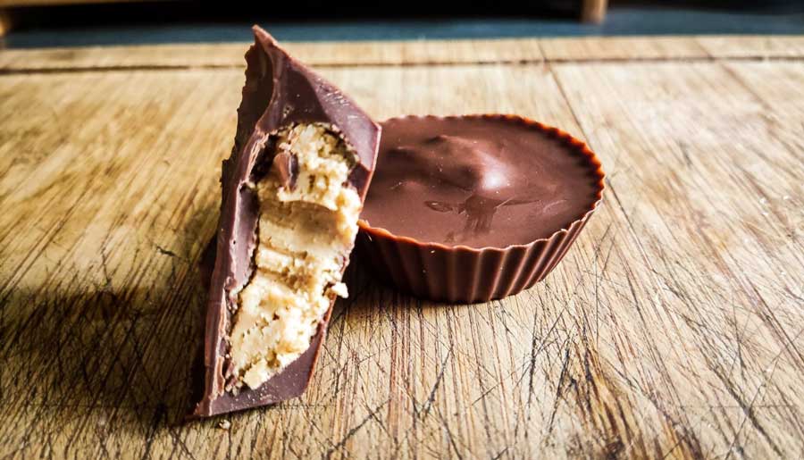 peanut-butter-cups-vegan-recipe-ramona-debono-deliscious