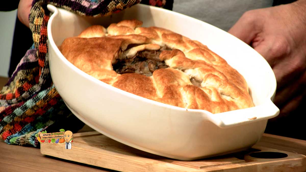 vegan-chicken-and-mushroom-pie