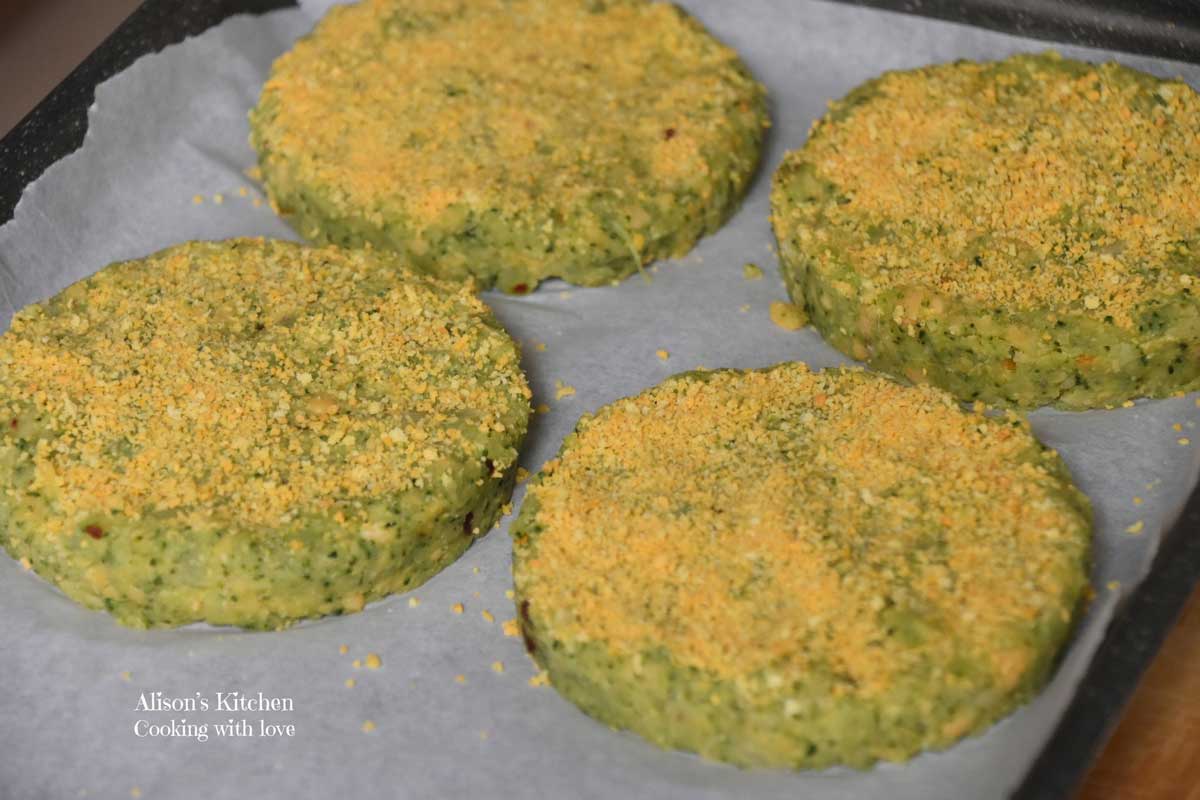 Broccoli-and-chickpea-burgers-vegan-recipe