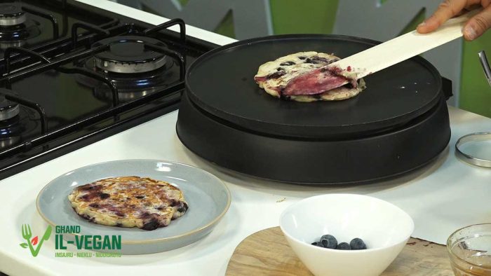 making-blueberry-pancakes-vegan-recipe