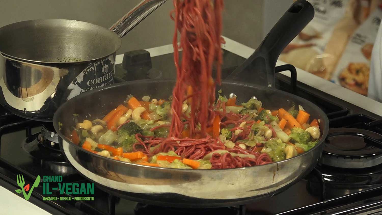 Asian-stir-fried-with-noodles-vegan-recipe