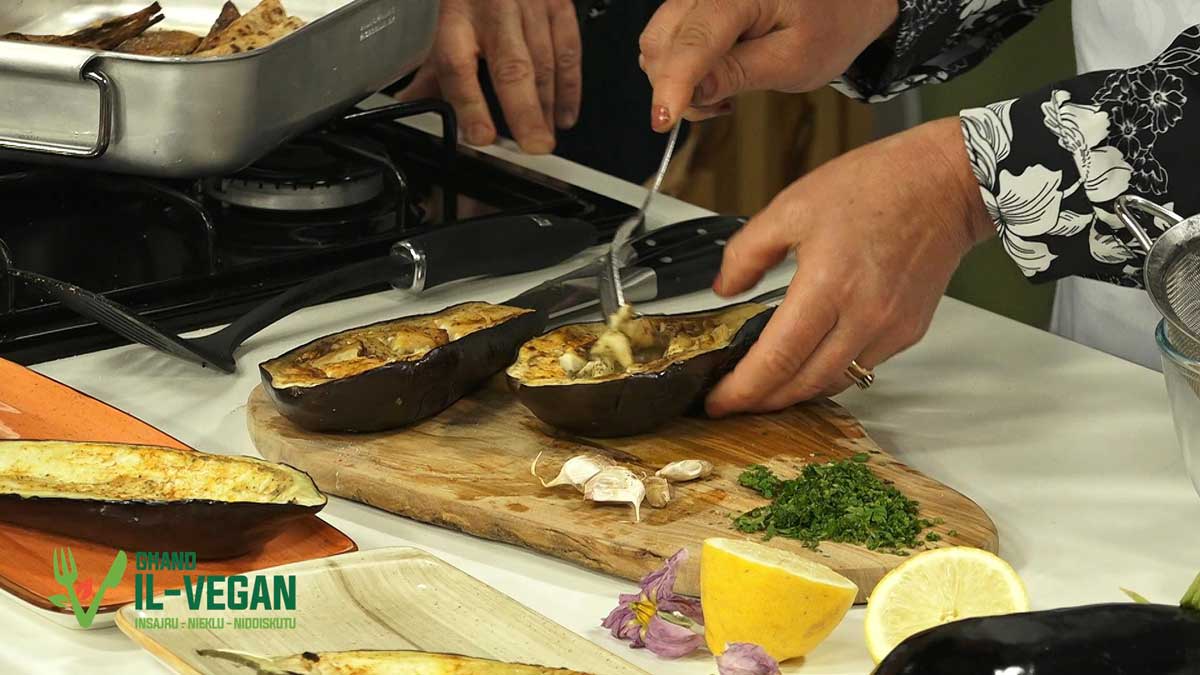 making-vegan-baba-ganoush