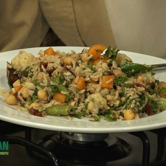 Fresh-vegetable-salad-with-rice-vegan-recipe