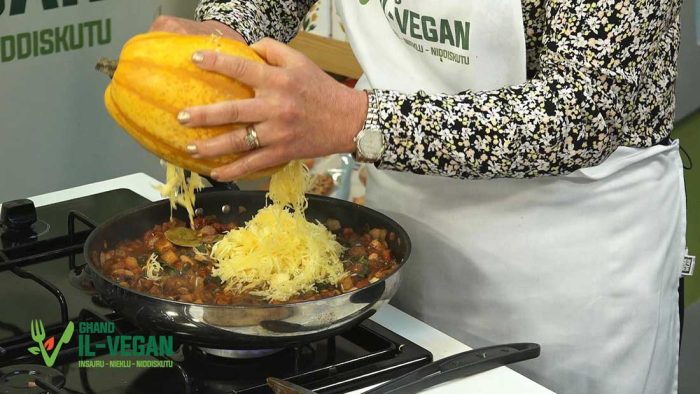 Spaghetti-Squash-with-Tomato-and-Aubergine-Sauce-recipe