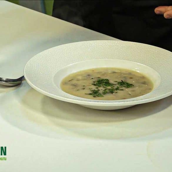 vegan-cream-of-mushroom-soup