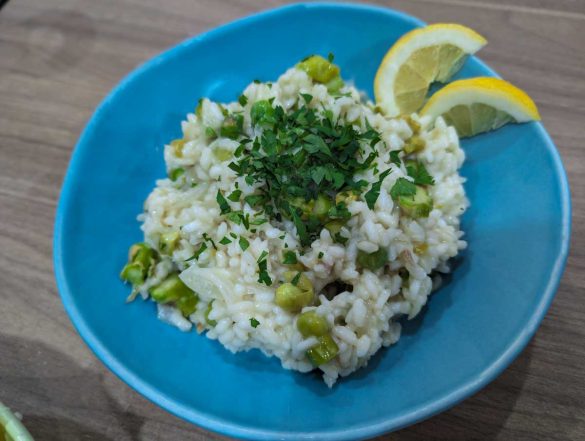 vegan-risotto-with-asparagus-and-peas