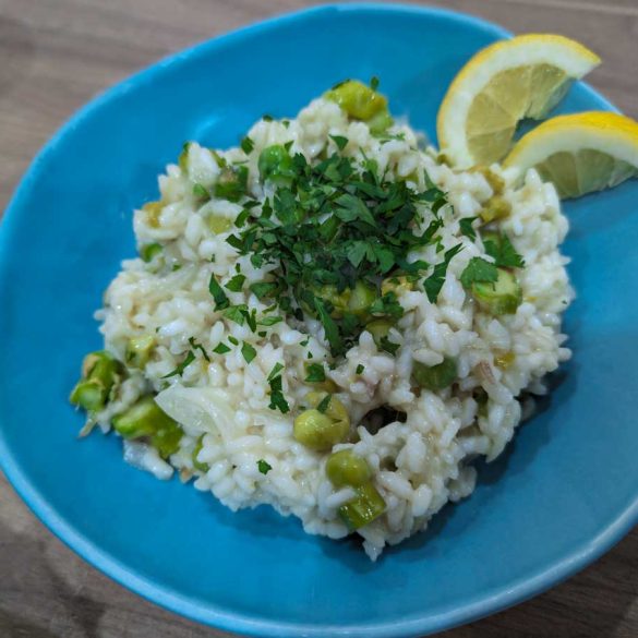 vegan-risotto-with-asparagus-and-peas