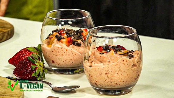 Strawberry-and-banana-ice-cream-vegan-recipe-05