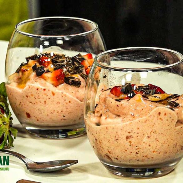 Strawberry-and-banana-ice-cream-vegan-recipe-05